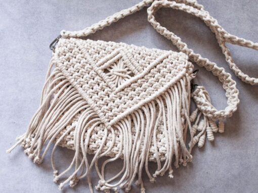 Bolso de mano de tela artesanal