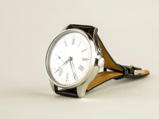 Reloj análogo con brillos suaves